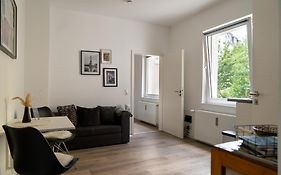 INTERIOR APARTMENTS - ICE-Bhf, ruhig, modern, urban, zentral, Veranda&Parkplatz,
